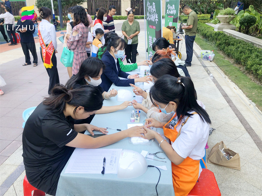 南寧美甲公益活動(dòng)外出實(shí)踐，收獲好評