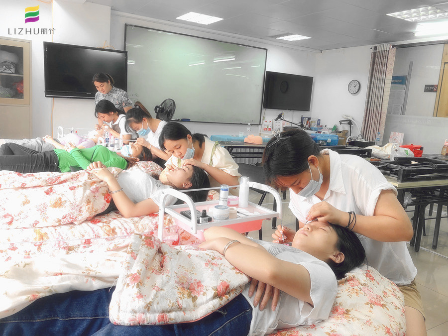 學美睫一般要多久學會？南寧學美睫要多少錢