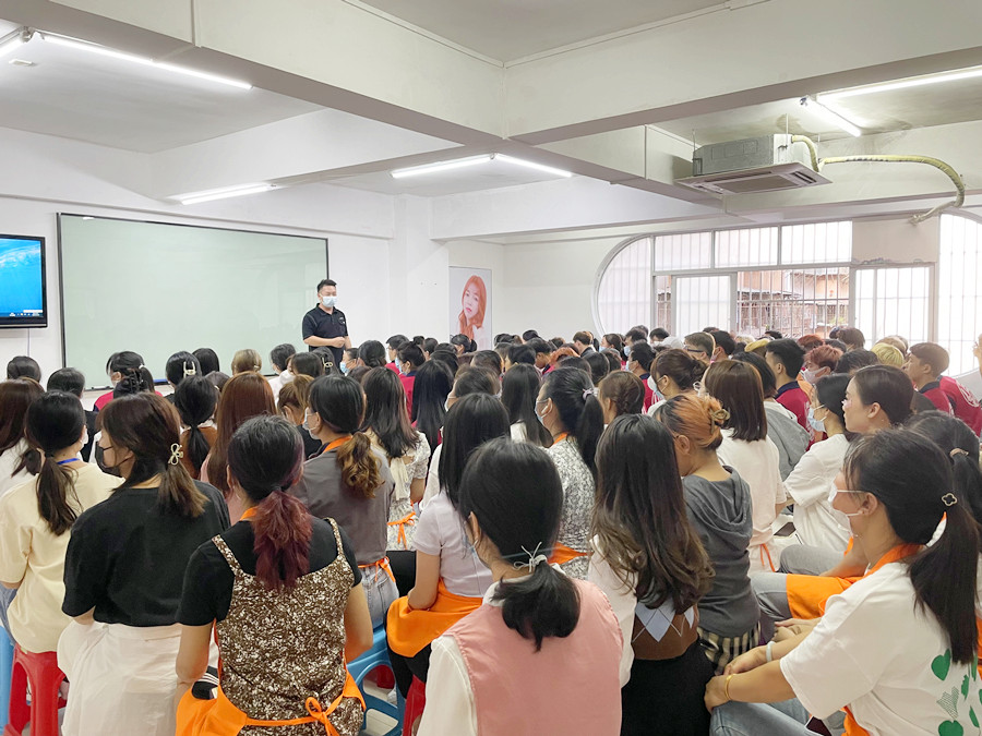 麗竹學校雙十一”課程勁爆活動現場氣氛熱烈