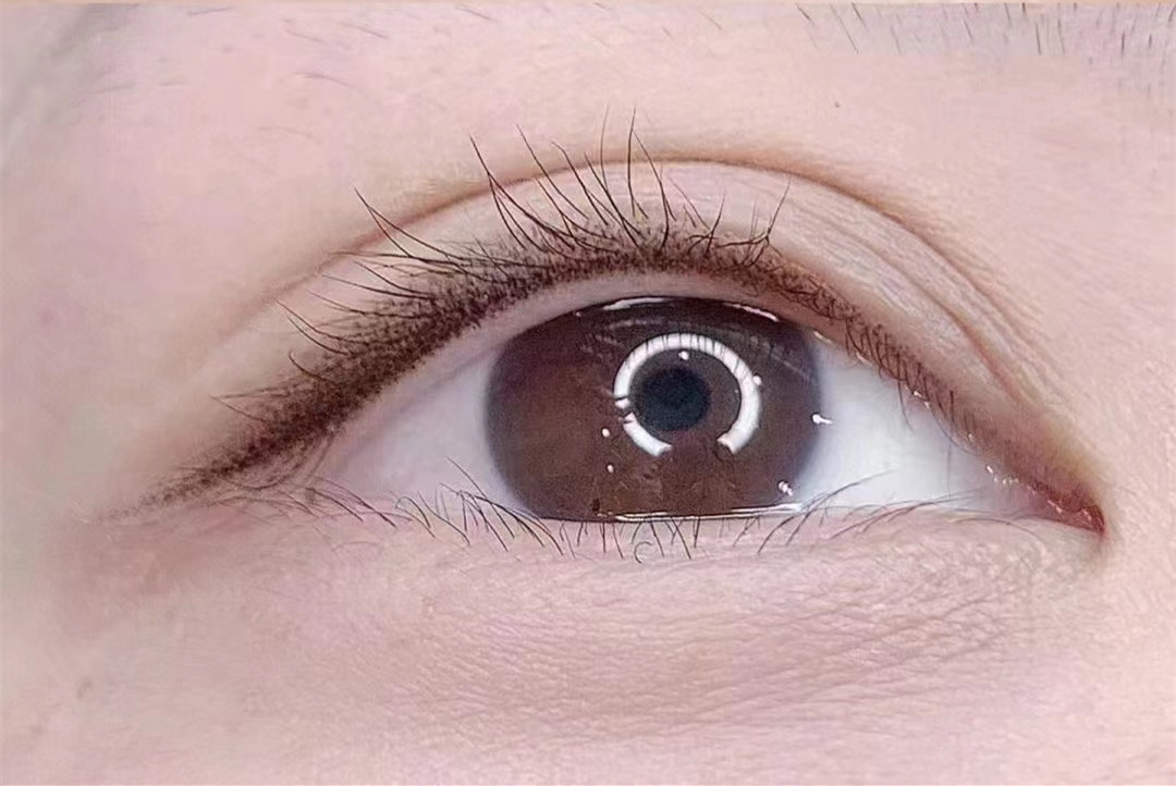 單眼皮紋眼線的注意事項(xiàng)，廣西南寧眉眼唇學(xué)?？偨Y(jié)