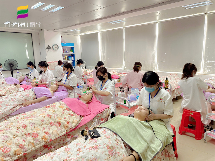 秋季如何敷面膜？南寧面部護理基礎(chǔ)班課程分享