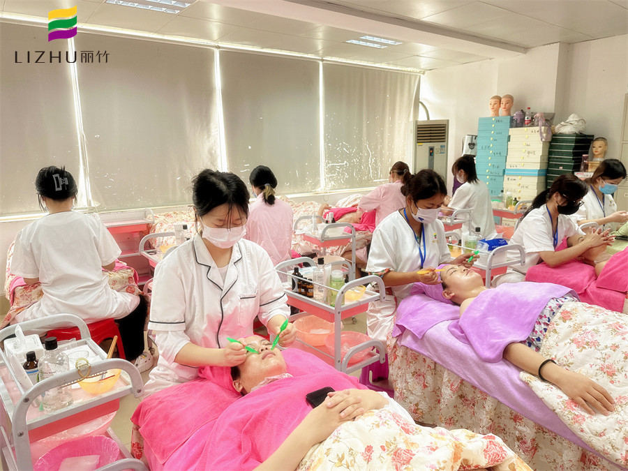 眼部撥筋的注意事項(xiàng)，南寧皮膚管理培訓(xùn)班分享貼士