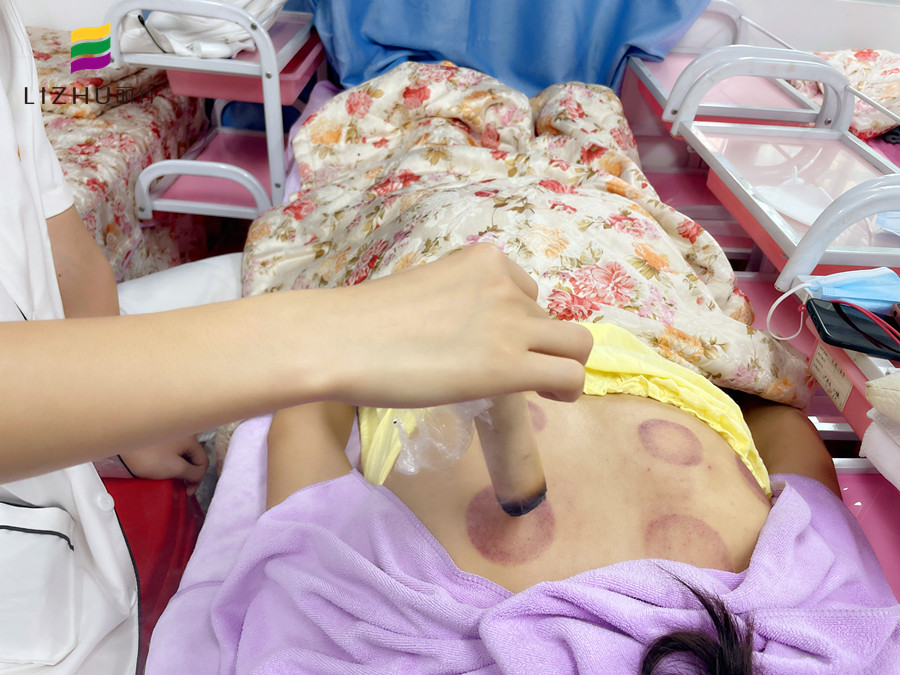 艾條艾灸注意事項(xiàng) ，廣西美容職業(yè)學(xué)校實(shí)操演示