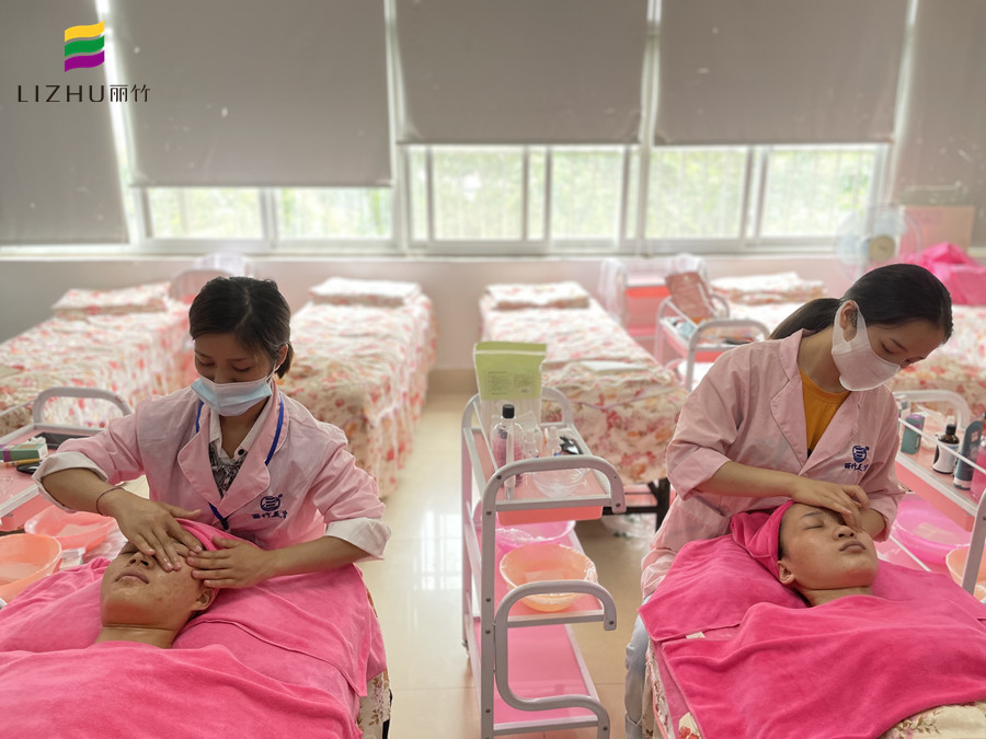 皮膚反復(fù)過 敏如何護(hù)理？廣西皮膚管理課程