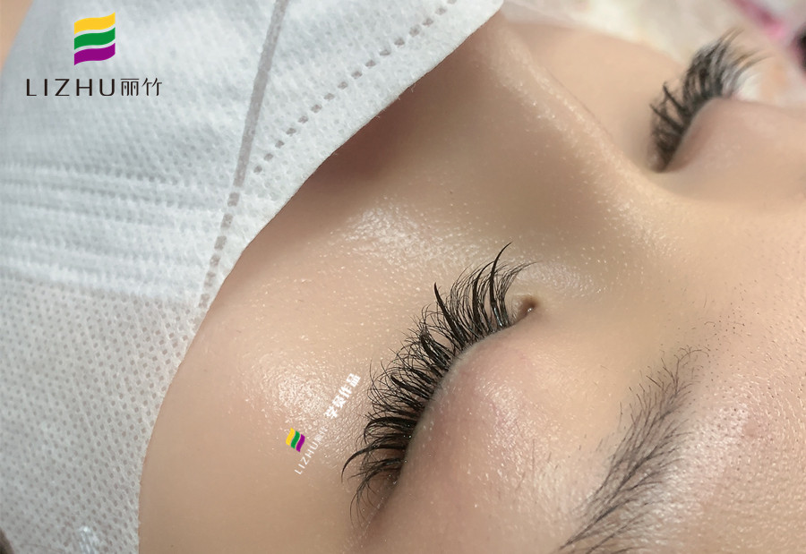 南寧美睫專業(yè)學(xué)校-網(wǎng)紅美睫造型班課程圓滿結(jié)束