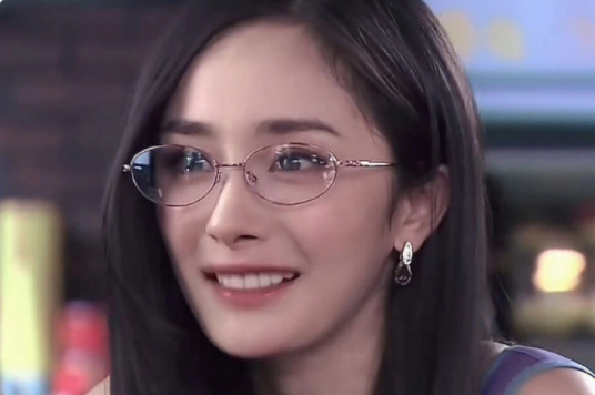 大冪冪千金臥蠶妝教程，廣西明星化妝培訓(xùn)分享