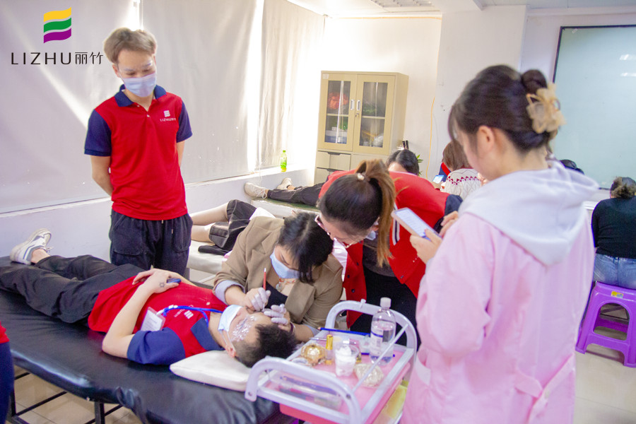 紋繡師在紋眉時如何收費？南寧紋眉培訓學校幫你分析