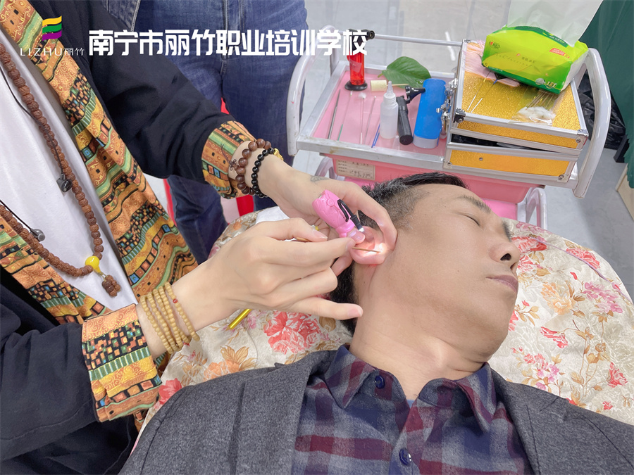 采耳的好處，南寧專業(yè)采耳培訓(xùn)班告訴你