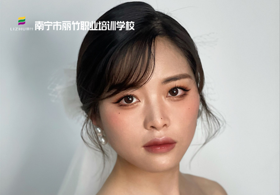 韓式新娘造型，南寧化妝培訓(xùn)新娘造型作品