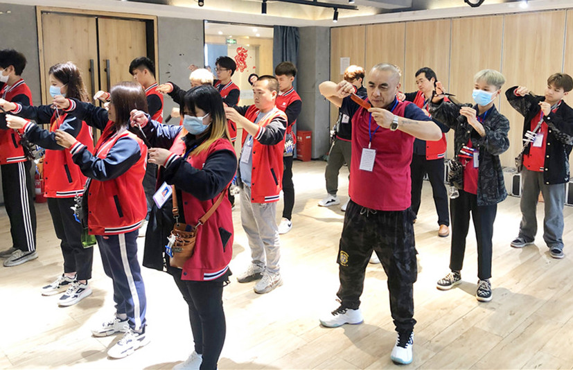 美發(fā)剪刀操作注意事項(xiàng)，南寧美發(fā)師培訓(xùn)基礎(chǔ)課程