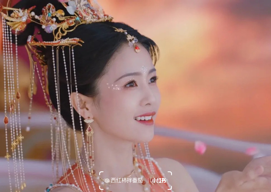 白鹿國風(fēng)眼妝教程，南寧培訓(xùn)美妝