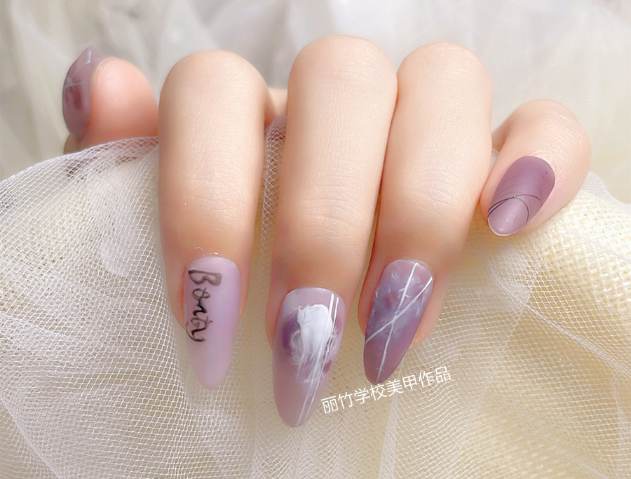 紫色芋泥美甲，廣西美甲職業(yè)技能學(xué)校作品