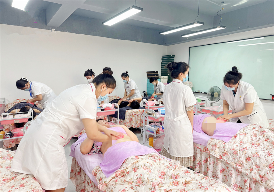 南寧美容健康學習：揉按腹部的好處