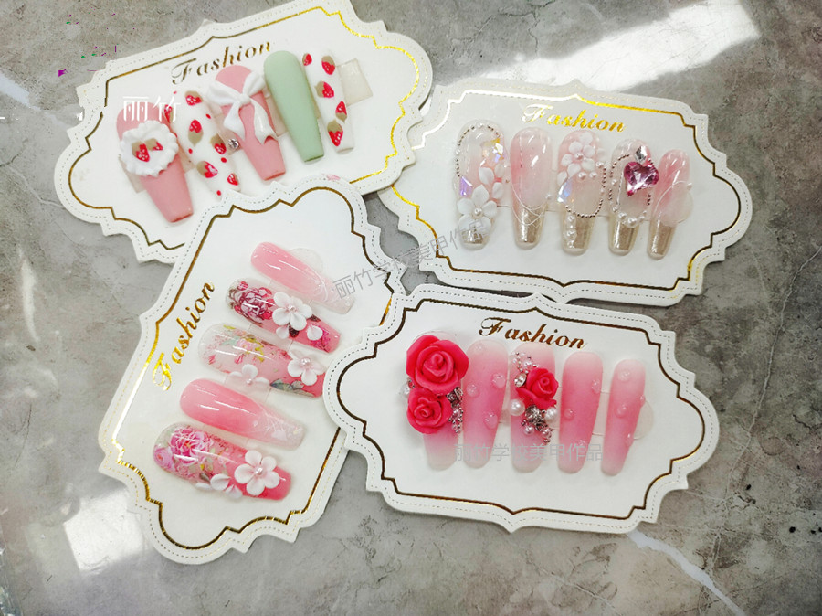 雕花美甲的注意事項(xiàng)，廣西美甲師學(xué)校分享