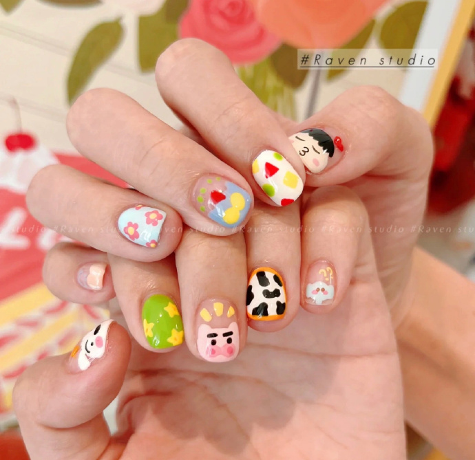 卡通手繪美甲，廣西美甲款式造型學(xué)校推薦