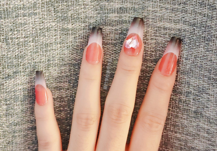 法式美甲，零基礎(chǔ)學(xué)美甲培訓(xùn)學(xué)員作品