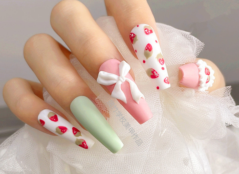 草莓美甲，零基礎(chǔ)美甲教學(xué)作品