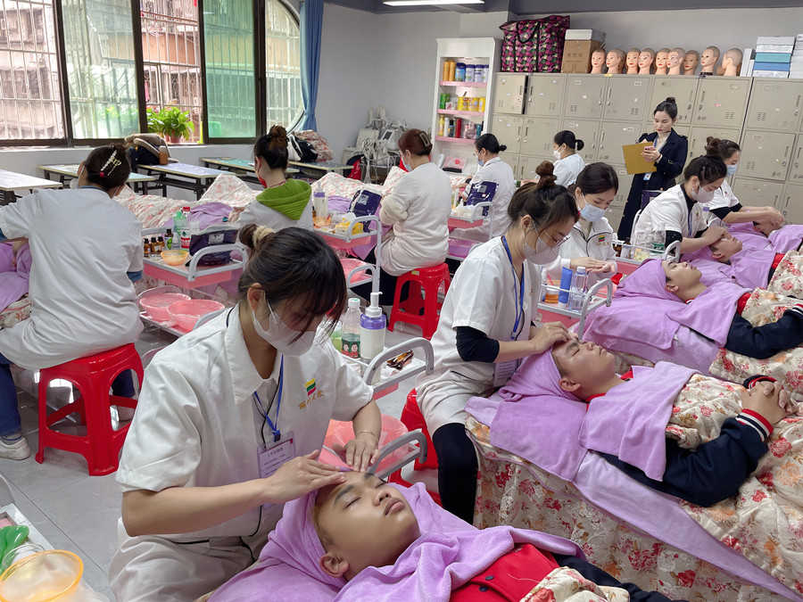 面部護理：認(rèn)識面部點按位置