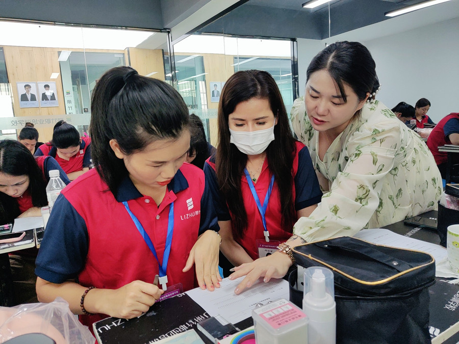 紙上練習(xí)睫毛，廣西美睫培訓(xùn)基礎(chǔ)練習(xí)