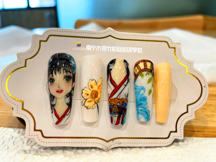 古風(fēng)人物彩繪美甲，廣西美甲培訓(xùn)作品