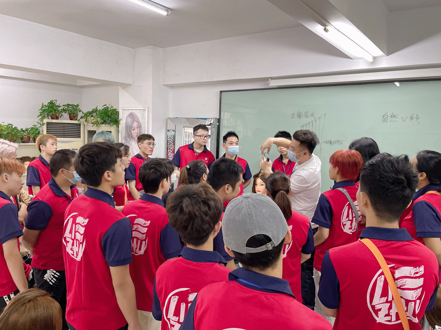 南寧剪發(fā)：打薄？剪短？傻傻分不清