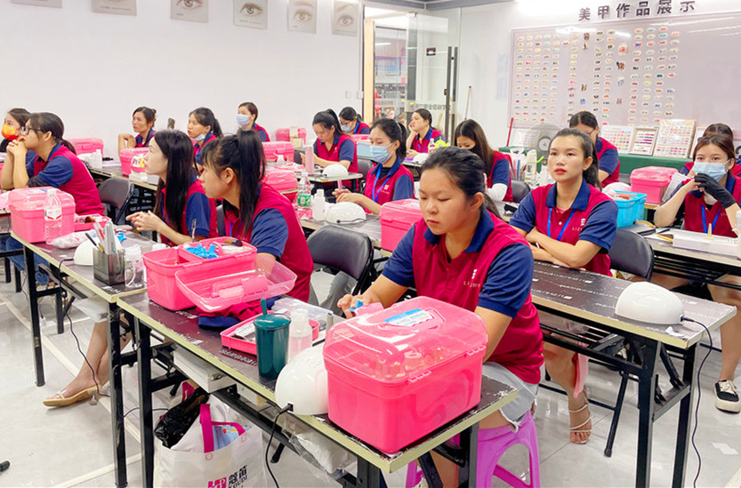 初中畢業(yè)學(xué)什么好？高中考不上大學(xué)怎么辦？