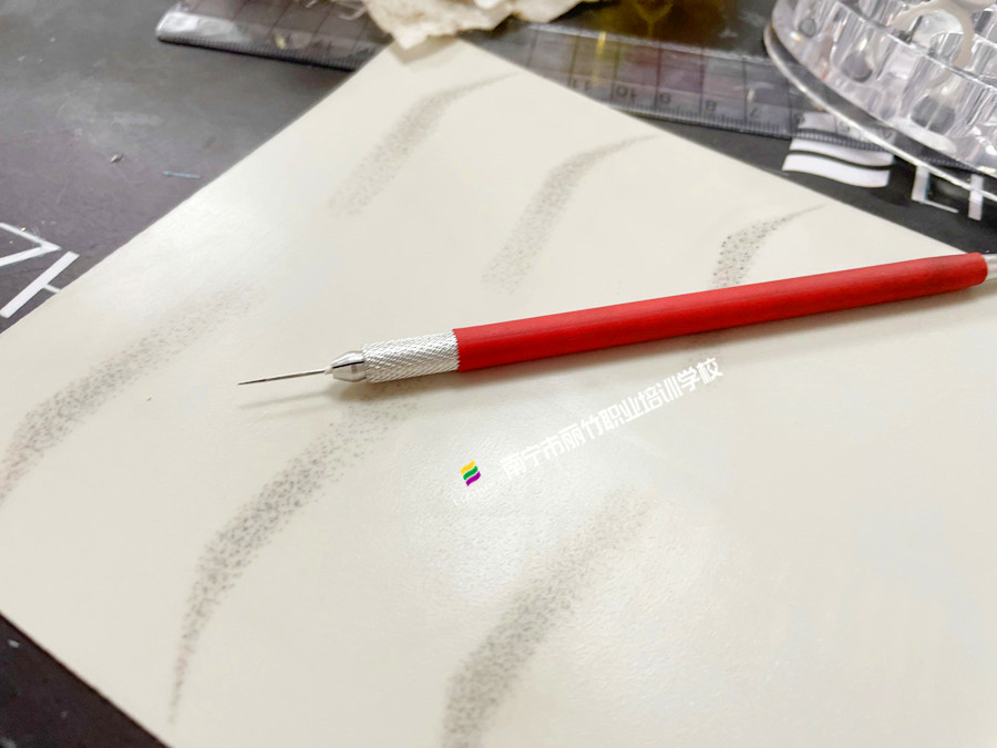 紋眉眉形設(shè)計(jì)技巧，南寧紋眉專業(yè)培訓(xùn)