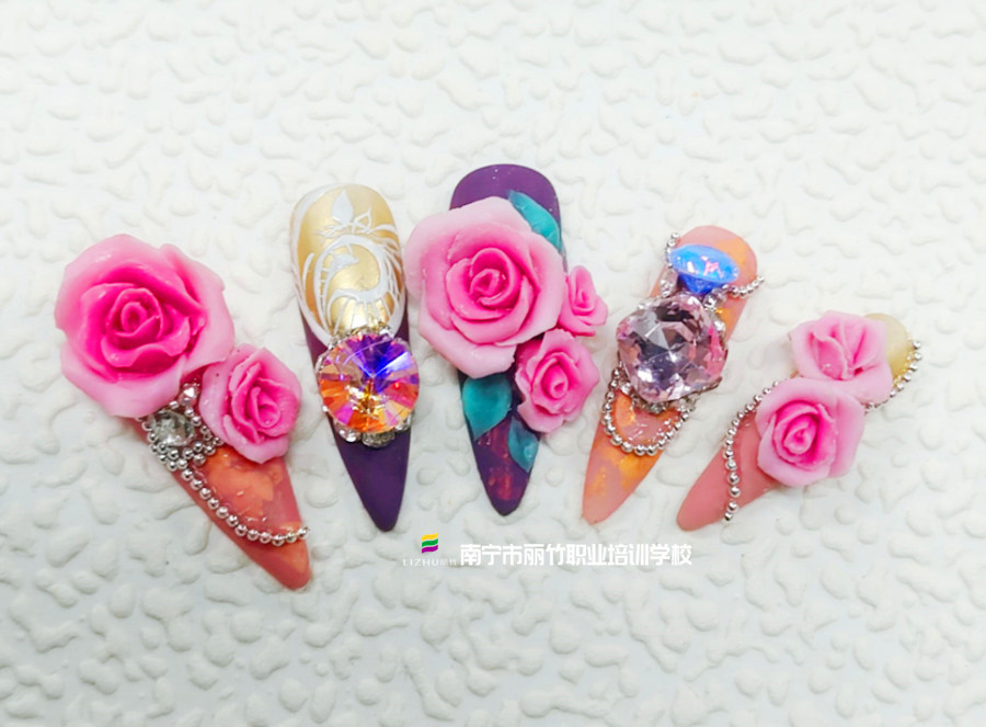雙色玫瑰雕花，廣西美甲師培訓(xùn)作品