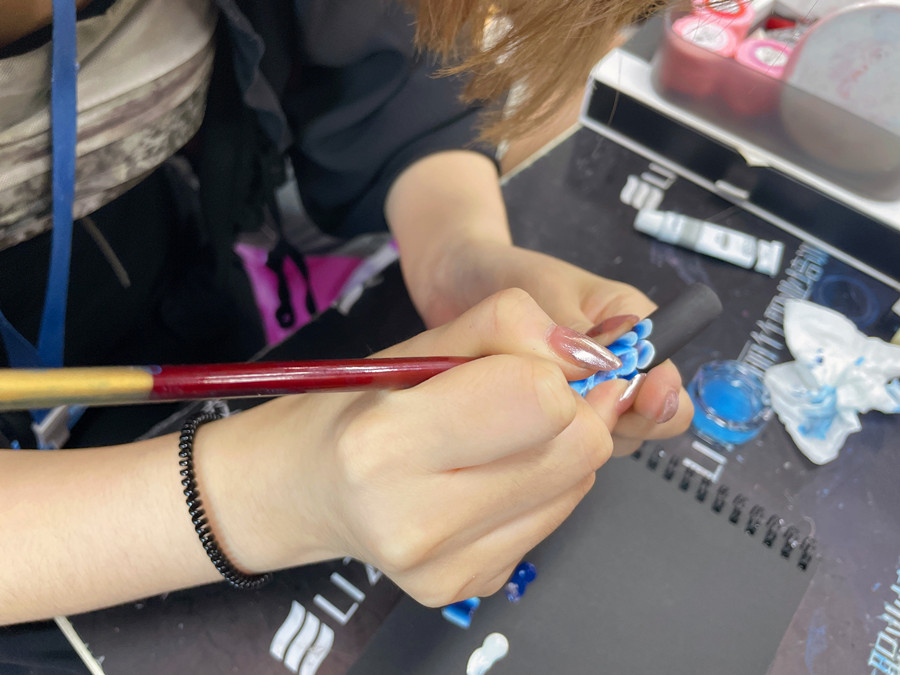 美甲排筆彩繪技巧，廣西美甲培訓(xùn)