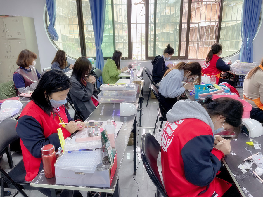 南寧美甲：石膏膠美甲是什么？