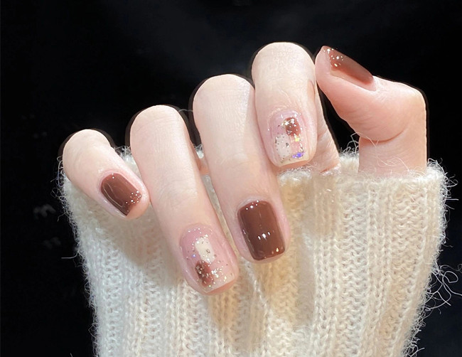 極簡(jiǎn)風(fēng)美甲，廣西美甲培訓(xùn)中心推薦