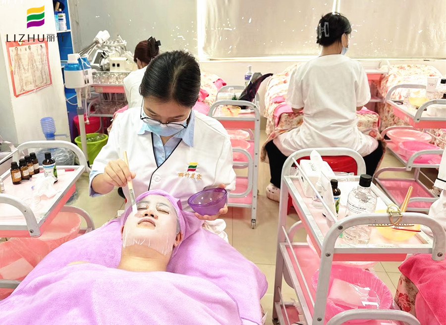 紋眉恢復(fù)期敷面膜的危害，南寧紋眉專業(yè)培訓(xùn)