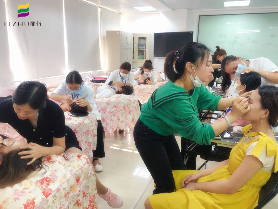 紋繡師做好漸變效果的技巧，廣西紋繡師職業(yè)學(xué)校分享