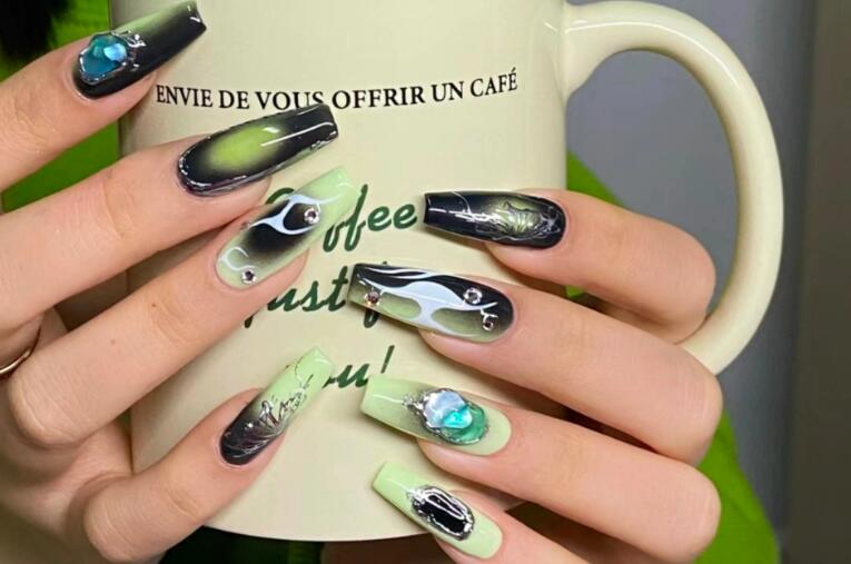 Y2k千禧辣妹長款美甲，南寧美甲網(wǎng)紅造型培訓