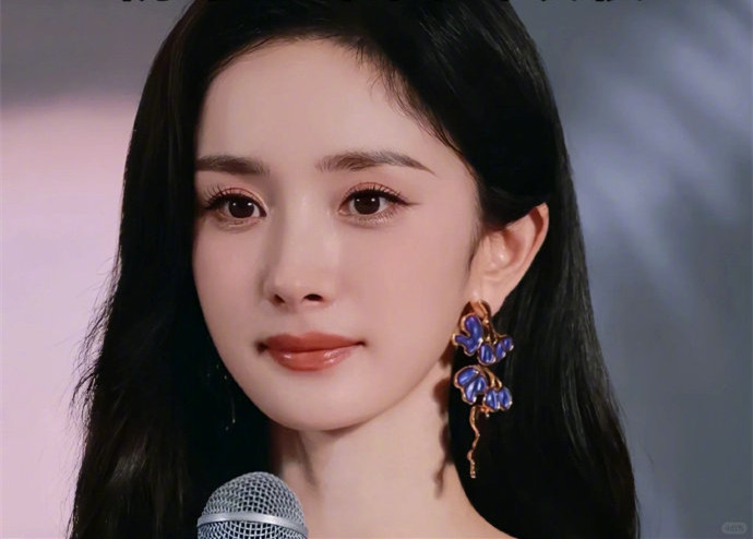 楊冪溫柔仙氣眼部妝容，南寧明星化妝學(xué)校分享