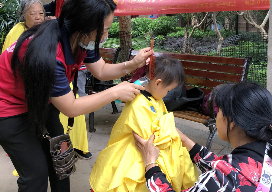 怎么給兒童理發(fā)？廣西美發(fā)師職業(yè)教學(xué)