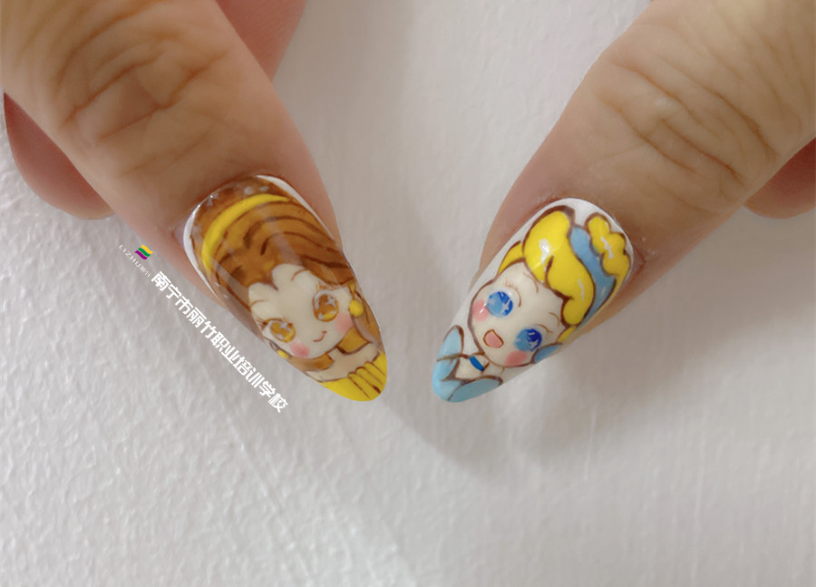 手繪卡通美甲，南寧美甲職業(yè)教育作品