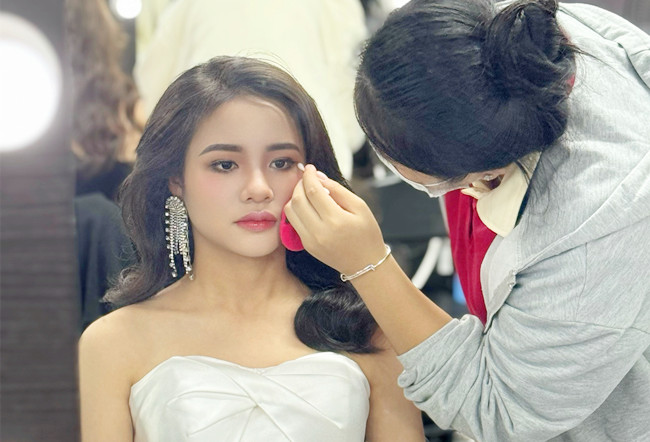 泰式新娘造型，南寧新娘跟妝培訓(xùn)作品