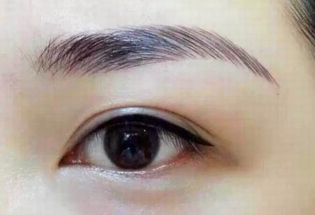 為什么眉毛和美瞳線要一起紋？南寧紋繡造型學(xué)校解析