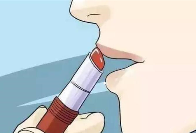 嘴唇干裂起皮的原因，南寧美容護(hù)膚養(yǎng)顏教程