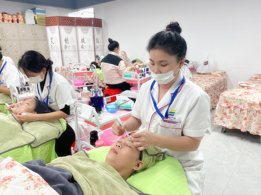 ?學(xué)美容心得體會(huì)：選擇麗竹，把握成功