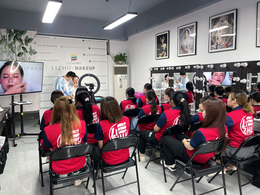 化妝如何省錢的方法，南寧化妝職業(yè)培訓