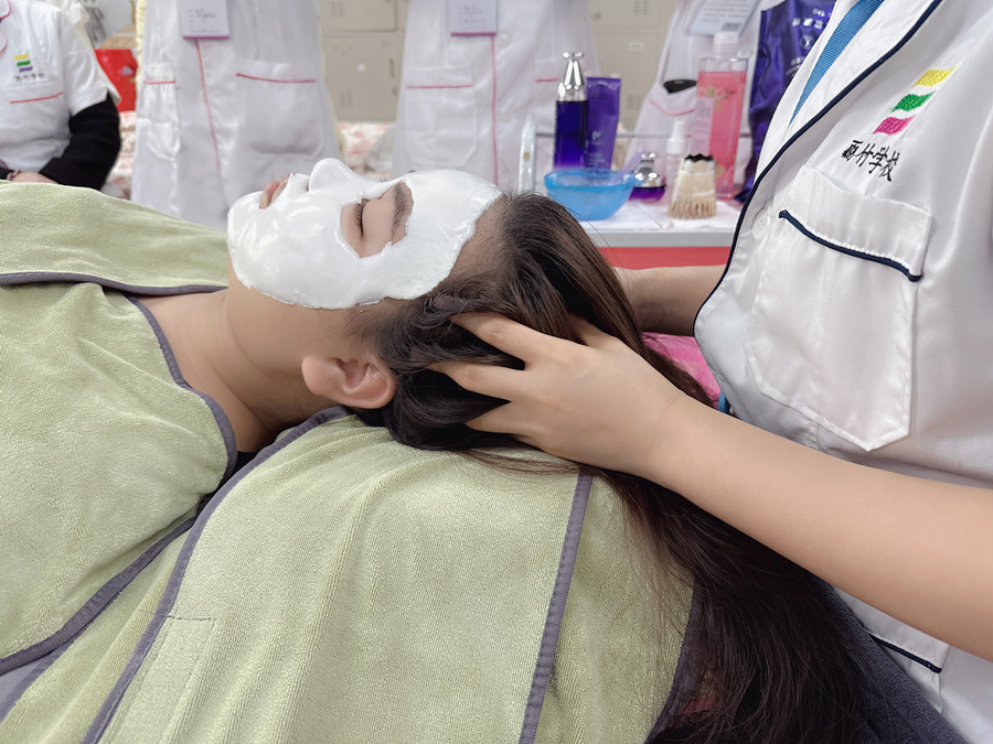 中藥面膜的好處，南寧美容護膚養(yǎng)顏培訓(xùn)