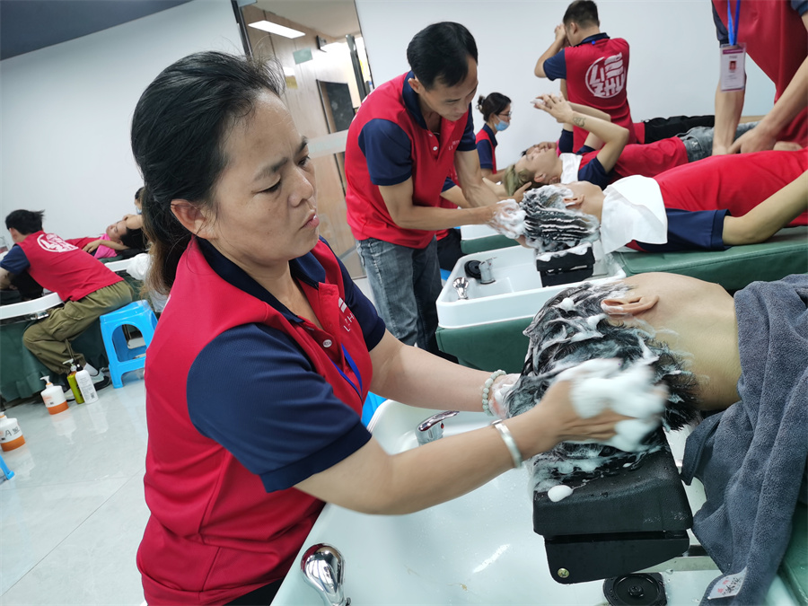 美發(fā)洗護(hù)的流程，廣西專業(yè)洗護(hù)班課堂實(shí)況