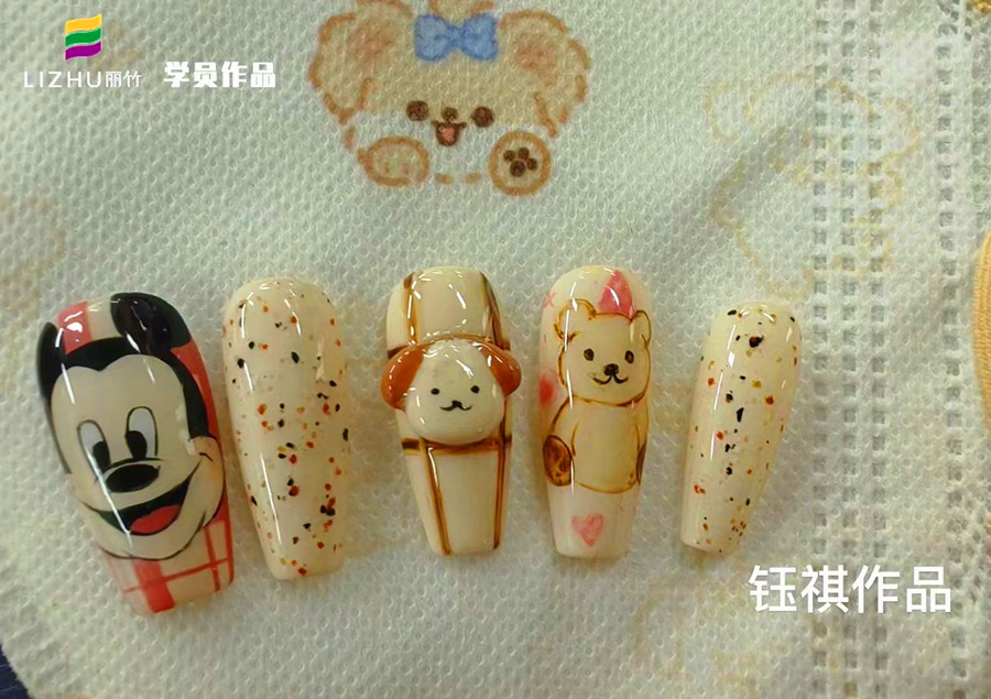 卡通立體浮雕&手工蝴蝶結(jié)美甲，南寧美甲造型進(jìn)修作品