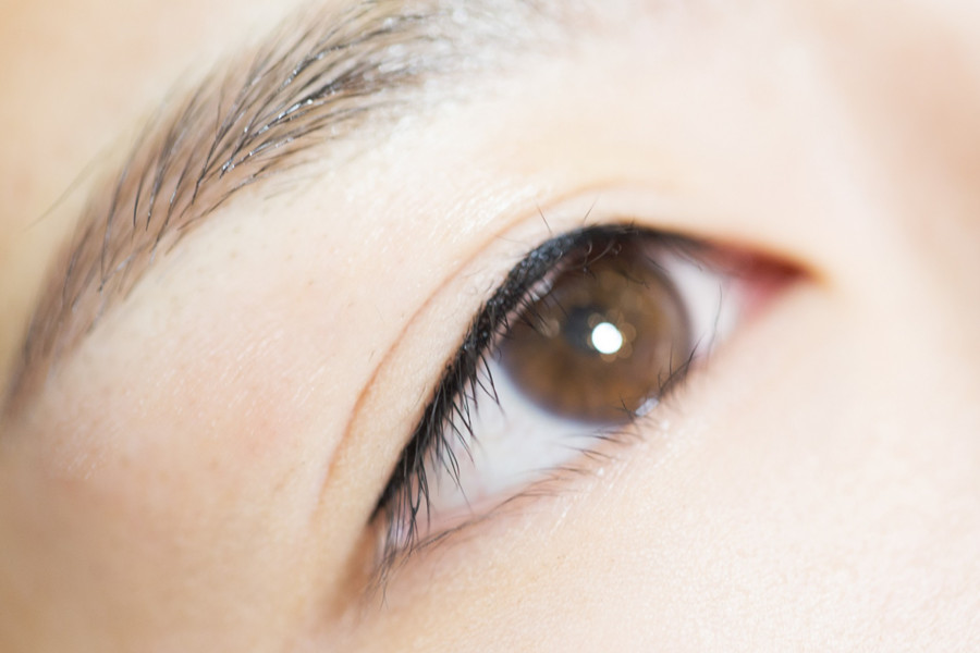 零基礎眉眼唇教學：美瞳線上色不理想怎么辦？