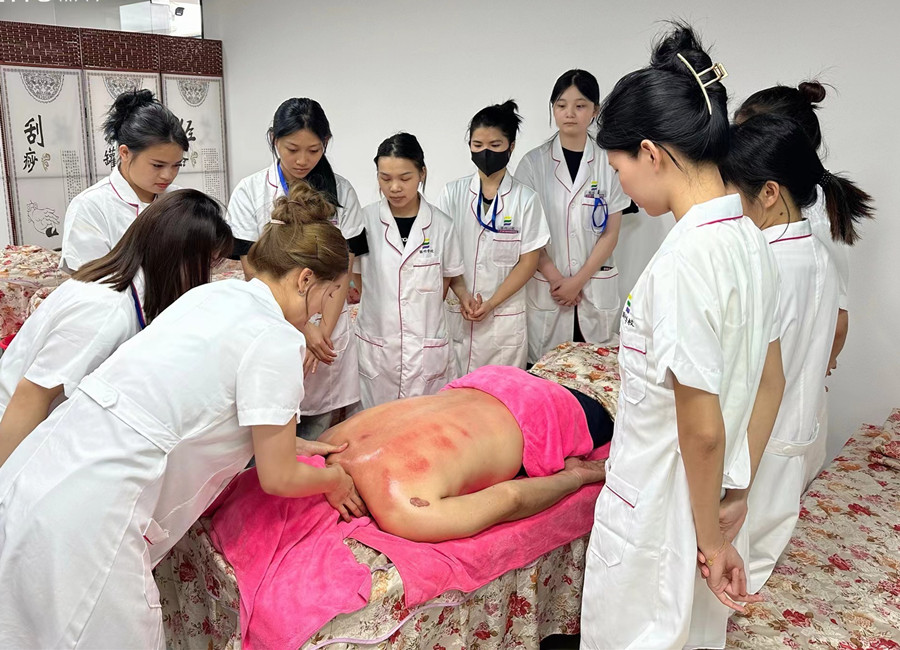 1716371580894935.jpg 900.jpg