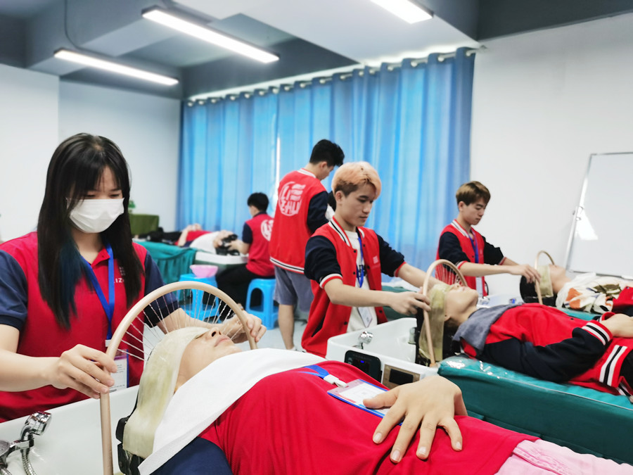 姜療洗頭的好處，南寧頭療洗護養(yǎng)發(fā)學校告訴你