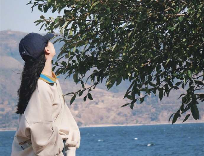 廣西化妝拍照培訓(xùn)：不露臉?lè)諊写笃?>
								
								<span id=