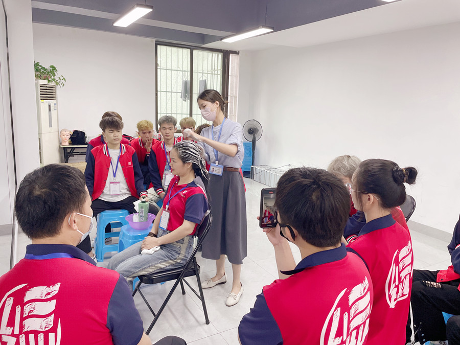 中式洗頭流程，南寧學洗頭的學校實訓課堂